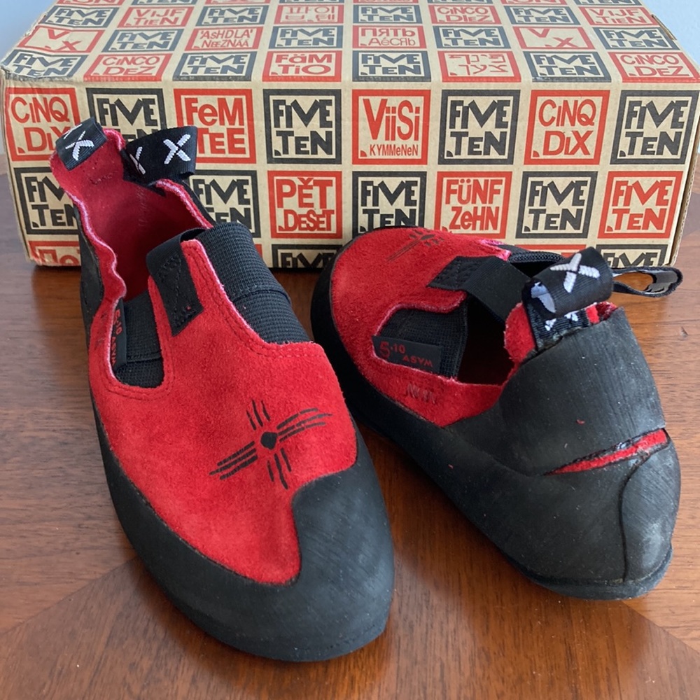 FiveTen 5.10 Moccasym climbing shoes size 6